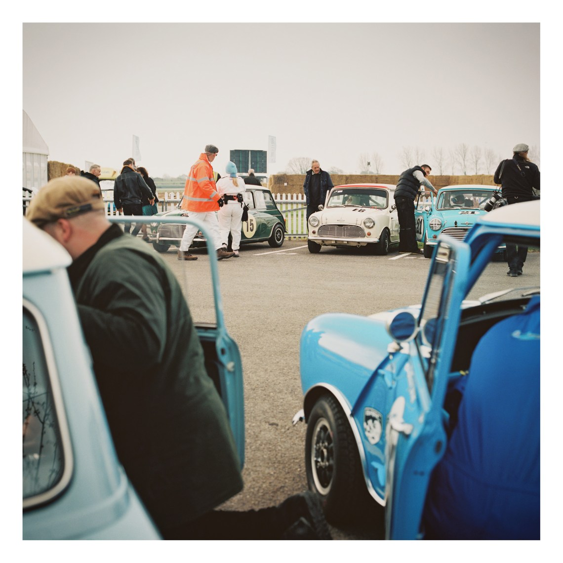 03_JCR_190406_77MM_Mini_ps_slide