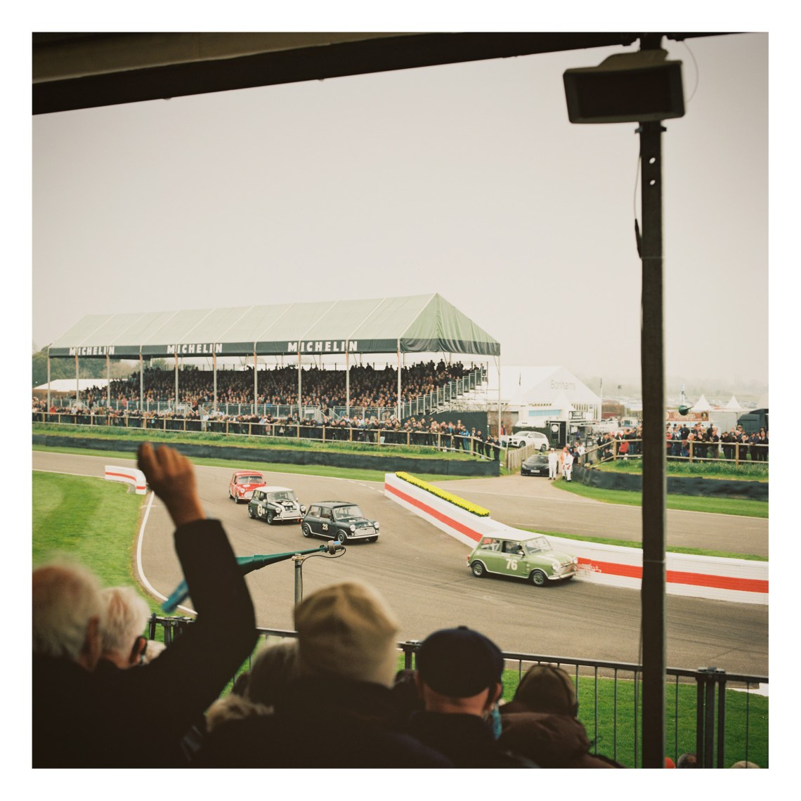 05_JCR_190406_77MM_Mini_ps_slide